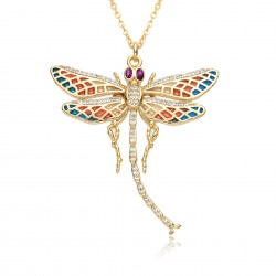This European and American fashion copper pendant, plated with 18K gold and inlaid with colored zircon, exudes a luxurious, high-end and elegant charm. It is a collarbone chain