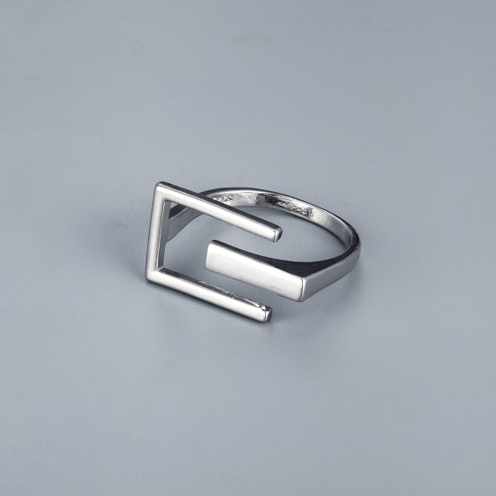 A neutral and cold style open E-letter simple ring with gold and silver hollowed-out rings, featuring a European and American personality design and an ins style A neutral and cold style open E-letter simple ring with gold and silver hollowed-out rings, featuring a European and American personality design and an ins style