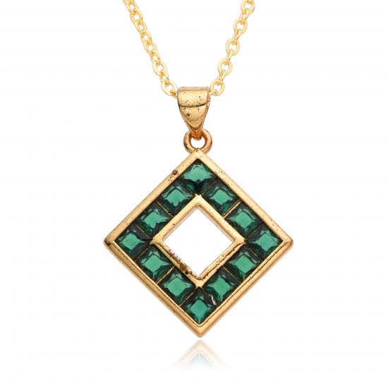 This retro square, hollowed-out green, slightly set zircon copper gold-plated necklace from Japan and South Korea is a trendy and versatile collarbone chain This retro square, hollowed-out green, slightly set zircon copper gold-plated necklace from Japan and South Korea is a trendy and versatile collarbone chain