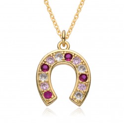 New European and American products in an ins style are selling well on Amazon, featuring fashionable and unique horseshoe print keys for women, 18k pendant necklaces, and are available for reselling