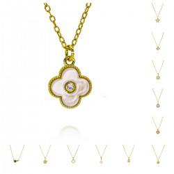 A lucky five-petal flower copper-plated round bead necklace with a beaded border is selling well in Europe and America. It is a simple, fashionable and versatile collarbone chain for women