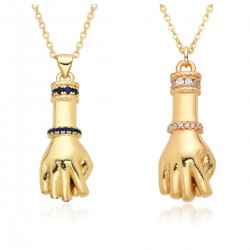 A new style of fashionable European and American necklace, copper-plated with real gold, slightly set with a pendant, a niche hip-hop accessory for women on Instagram